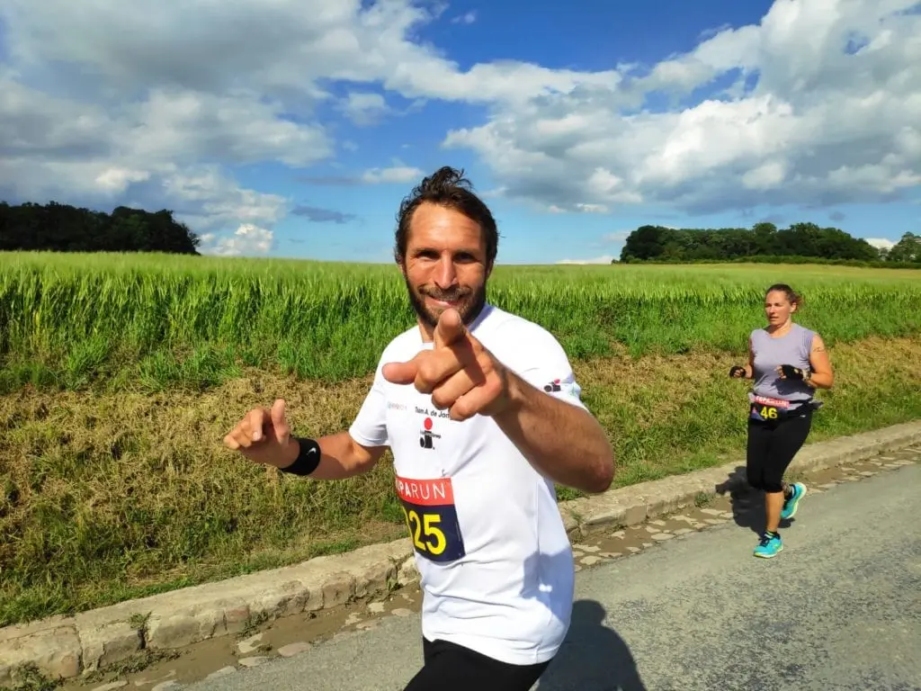 Deelnemers van A. de Jong Groep tijdens een sponsorloop